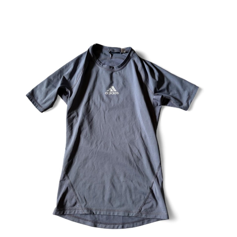 2019 Adidas size small gym tshirt women's Y2K style Pilates running